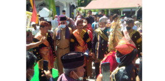 Bupati Pesisir Selatan Hadiri Batagak Gala Panghulu Suku Caniago Ampang Pulai
