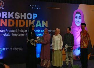Anggota Komisi X DPR RI Lisda Hendrajoni Gelar Work Shop Bertema “Mewujudkan Prestasi Belajar Indonesia Berkarakter Pancasila”