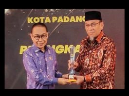 Padang Raih Predikat Kota Informatif, Wawako Maigus Sabet “Achievement Motivation Person 2025”
