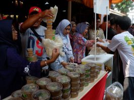 Membawa Aroma Kampung ke Metropolitan: Sego Pecel Magetan Menggoda Selera di Tengah Gelar Seni Budaya TMII