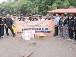 UPI YPTK Padang Serahkan Bantuan Untuk Masyarakat Terdampak Bencana Di Sumbar