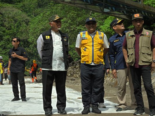 Gubernur Sumbar Imbau Masyarakat Harap Bersabar, Perbaikan Jalan Lembah Anai Akan Tuntas 21 Juli 2024