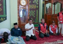 1.000 Seragam Dibagikan, Pemkab Solok Ringankan Beban Korban Banjir