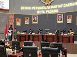 Rapat Paripurna DPRD Padang Soroti Pemangkasan Dana Transfer Pusat
