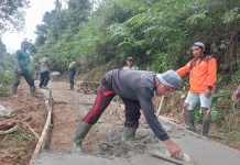 PT Semen Padang Bantu 3.000 Zak Semen untuk Betonisasi Jalan Puncak Labuang