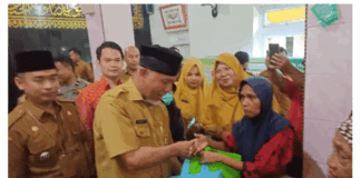 Gubernur Sumbar Mahyeldi Serahkan Bantuan Produk Holtikutura Di Lubuk Basung, Agam