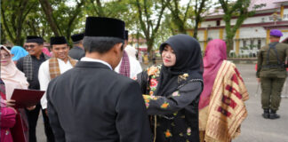 HAB KEMENAG RI KE-77, Rektor UIN IB Padang Berikan 14 orang Pegawai Anugerah Satya Lencana