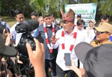 Gubernur Mahyeldi dan Menteri Lingkungan Hidup Canangkan Gerakan Tobat Ekologis di Sumbar
