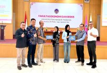 80 Mahasiswa FEB UNP Terima Bantuan Dampak Bencana Hidrometeorologi