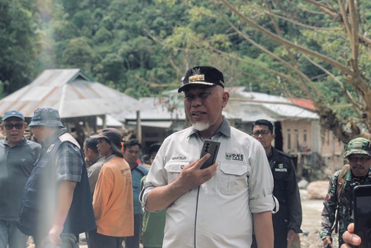 Tinjau Dampak Bencana di Pesisir Selatan, Gubernur Mahyeldi Tegaskan Pemerintah Hadir dan Dana Penanganan Siap