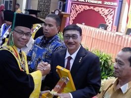 Bupati Pesisir Selatan Terima Penghargaan Anugerah Mitra Strategis dari UNP