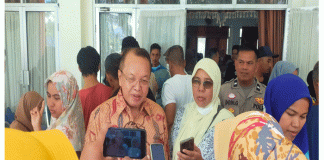 Dr. H. Suir Syam, M.KES, MMr Anggota DPR RI Komisi IX : Masyarakat harus Cermat memilih Produk Makanan dan Kosmetik