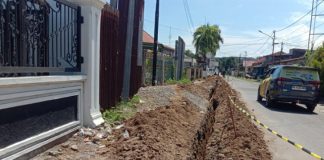 Perumda AM Padang Tata Ulang Pipa, Proyek Drainase Tarandam Tetap Aman