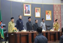 Rapat Pariurna, DPRD dan Pemko Padang Sepakat Cabut Perda Keuangan 2003