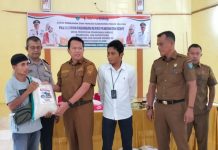 Bantuan Beras Cadangan Pemerintah Disalurkan untuk 53 KK di Huntara Bayang Utara