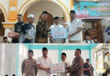 Safari Ramadan di Padang Pariaman, Wagub Vasko Salurkan Bantuan untuk Dua Masjid