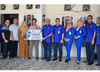 Direksi Perumda Air Minum Kota Padang dan Bank Nagari Serahkan Hadiah Utama Umrah Gebyar Pelanggan 2023