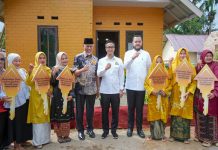 Gubernur Sumbar Bersama Ketum KADIN Indonesia Resmikan Huntap Batu Busuak