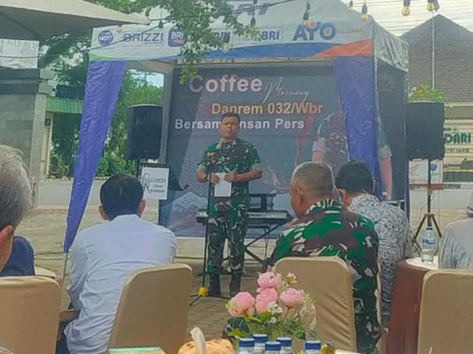 Komandan Korem 032/Wirabraja Tingkatkan Silaturahmi dengan Insan Pers Melalui Cofee Morning