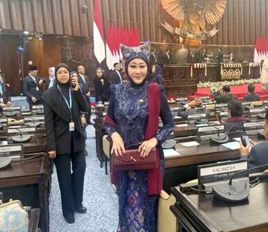 Lisda Hendrajoni: Perempuan Berilmu Bisa Apa Saja, Termasuk Jadi Penggerak UMKM