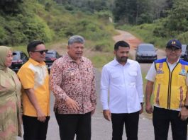 Wali Kota Solok Serahkan Proposal Pembangunan ke Zigo Rolanda dalam Kunjungan Reses