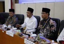 Mensos Gus Ipul di UNP: Kemiskinan Harus Diakhiri dengan Pendidikan