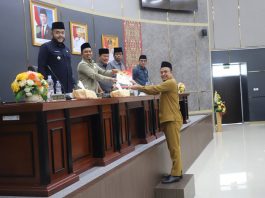 Rapat Paripurna DPRD Kota Padang : APBD 2026 Dibahas Tuntas, PAD Naik Transfer Turun