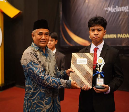 Tembus 10 Besar ASAS 2026, Tiga Siswa SMP Semen Padang Raih Nilai 100 pada Bahasa Inggris dan Matematika