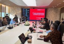 Mahyeldi Laporkan Kelangkaan Solar di Sumbar kepada COO Danantara