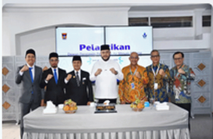 Wali Kota Fadly Amran Lantik 3 Dewan Pegawas Perumda AM Padang