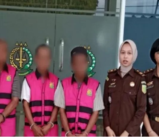 Mantan Kepsek dan Bendahara MTsN 10 Pesisir Selatan Ditahan Terkait Dugaan Korupsi Dana BOS Rp 1,2 Miliar