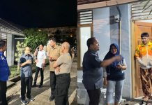 Cek Fasilitas Air Bersih hingga MCK, Ketua DPRD Padang Evaluasi Huntara Padang Sarai