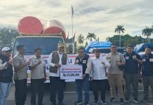 Gubernur Mahyeldi Menerima Bantuan dari SPBA untuk Korban Bencana Hidrometeorologi di Sumbar