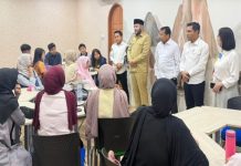 Wali Kota Padang Kunjungi Mahasiswa Penerima Beasiswa Padang Juara di UNP