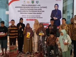 Lisda Salurkan Bantuan Atensi Rp563 Juta untuk 233 Warga Pessel