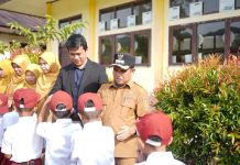 Wakil Bupati Solok Jadi Pembina Upacara dan Resmikan SPPG di Sariak Alahan Tigo