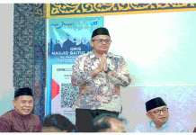 Safari Ramadhan di Padang, Sekdaprov Sumbar Serahkan Bantuan untuk Masjid dan 32 Panti Sosial