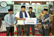 Safari Ramadan di Pesisir Selatan, Wagub Vasko Salurkan Bantuan untuk Dua Masjid