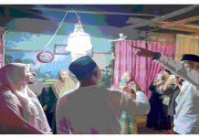 Bupati Solok Serahkan Bantuan Sembako dan Bedah Rumah dari Baznas kepada Warga Saniang Baka