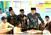 Wakil Wali Kota Padang, Maigus Nasir, memonitoring pelaksanaan Ujian Akhir Madrasah Diniyah Takmiliyah (MDT) dan Taman Pendidikan Al-Qur’an