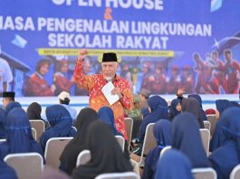 Kisah Anak Buruh Angkut yang Jadi Gubernur, Mahyeldi Suntik Semangat Ratusan Siswa Sekolah Rakyat