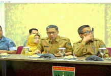 Atasi Antrean SPBU, Gubernur Mahyeldi Instruksikan Pembentukan Satgas Pengawas BBM Subsidi di Seluruh Sumbar By Admin 18 Juni 2026 0 7