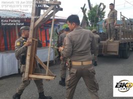 Penertiban PKL di Fasum, Petugas Amankan Lima Unit Lapak di Lubuk Begalung