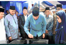 Fadly Amran, meresmikan revitalisasi Masjid Muttaqin Kampung Lapai
