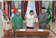 Mahyeldi Ajak Kampus Jadikan Hibah Buku Sastra Tamil Media Penguat Riset dan Pelestarian Warisan Minangkabau