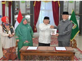 Mahyeldi Ajak Kampus Jadikan Hibah Buku Sastra Tamil Media Penguat Riset dan Pelestarian Warisan Minangkabau