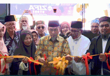 Wakil Wali Kota Padang, Maigus Nasir, Resmikan toko Zifa Store, yang berlokasi di Jalan Pasar Baru, Kecamatan Pauh