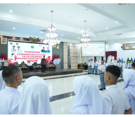 Gubernur Mahyeldi: Paskibraka Bukan Sekadar Pengibar Bendera, tetapi Wadah Pembentukan Karakter Calon Pemimpin Bangsa