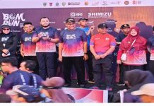 Lepas Race Day BOM Run 2026, Sekda Sumbar Apresiasi Konsistensi IKASMANTRI Dorong Sport Tourism